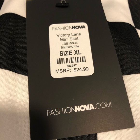 COPY - Brand new fashion nova checkered skirt - Picture 3 of 4